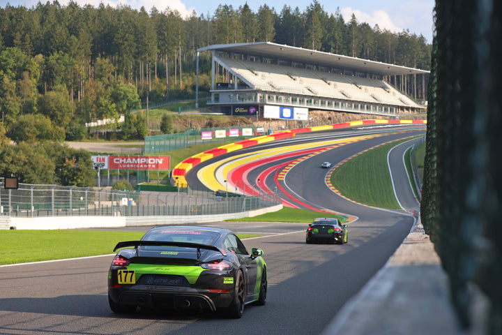 Porsche Cayman GT4 MR