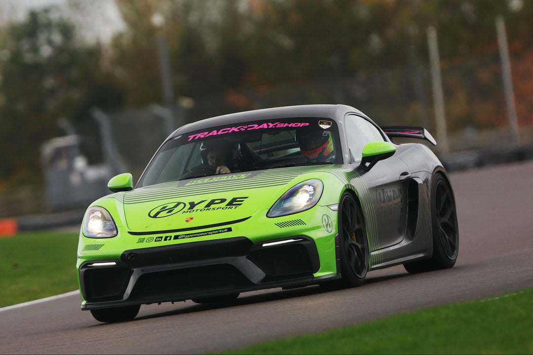 Porsche Cayman GT4 MR