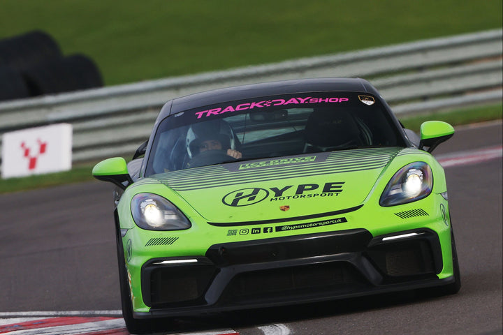 Porsche Cayman GT4 MR