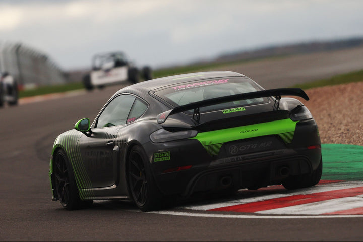 Porsche Cayman GT4 MR