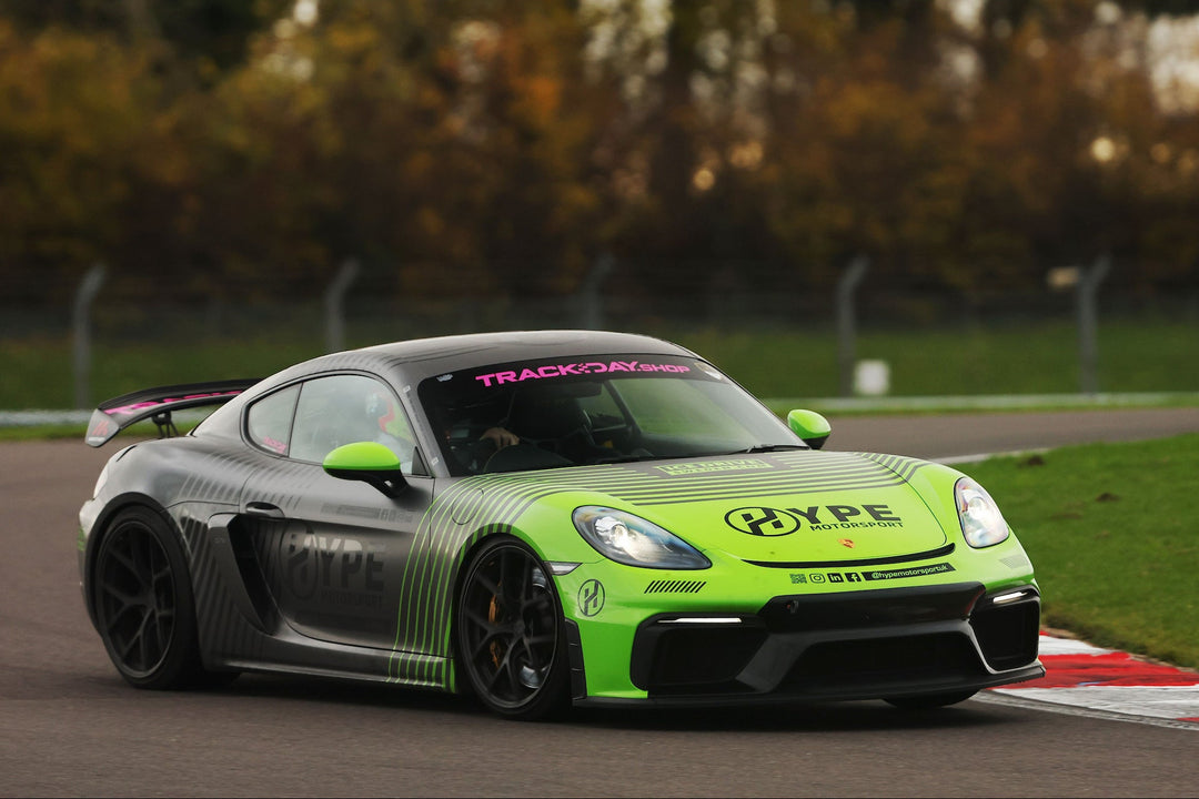 Porsche Cayman GT4 MR